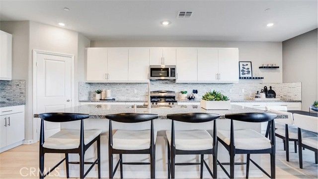 17533 Crabtree Meadows, Hesperia, CA 92345