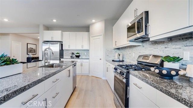 17533 Crabtree Meadows, Hesperia, CA 92345