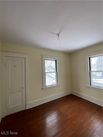 1916 Creston Avenue, Cleveland, OH 44109