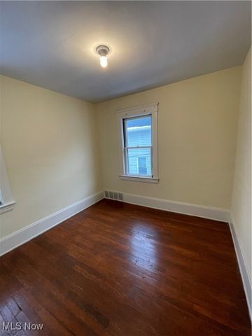 1916 Creston Avenue, Cleveland, OH 44109