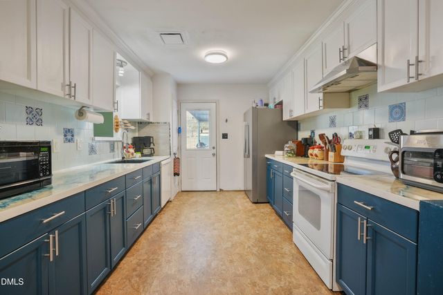 8400 Falcon Crest Circle, Angier, NC 27501