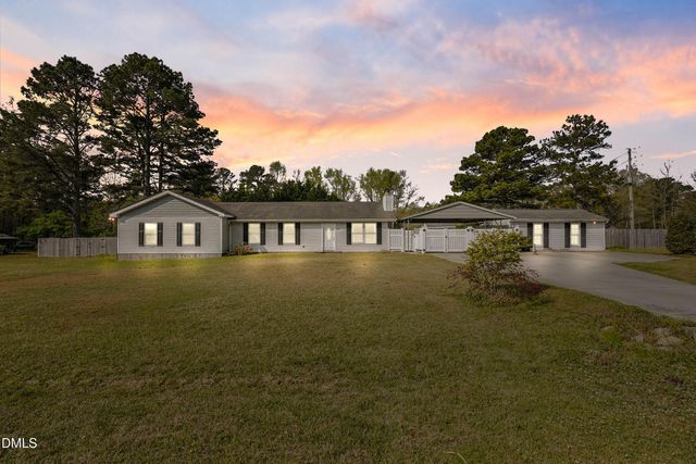 8400 Falcon Crest Circle, Angier, NC 27501