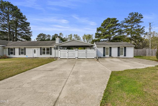 8400 Falcon Crest Circle, Angier, NC 27501