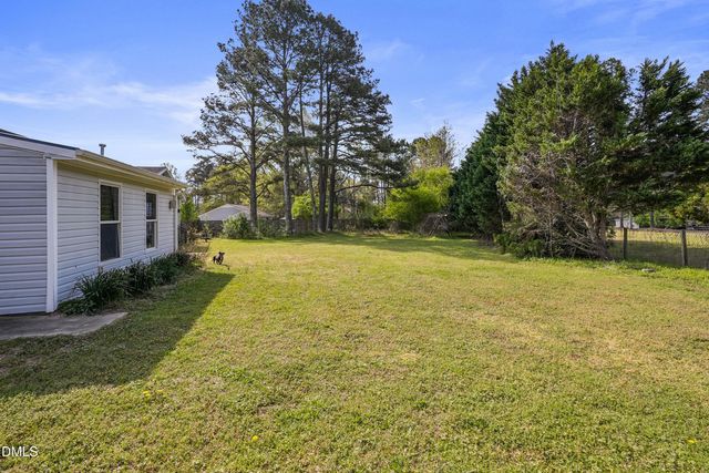 8400 Falcon Crest Circle, Angier, NC 27501