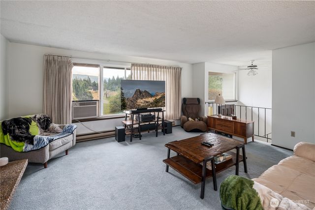 12404 233rd Street NE, Arlington, WA 98223