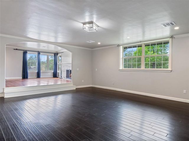 1835 Drakestone Avenue, Nichols Hills, OK 73120