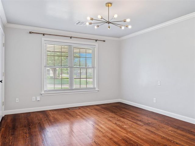 1835 Drakestone Avenue, Nichols Hills, OK 73120