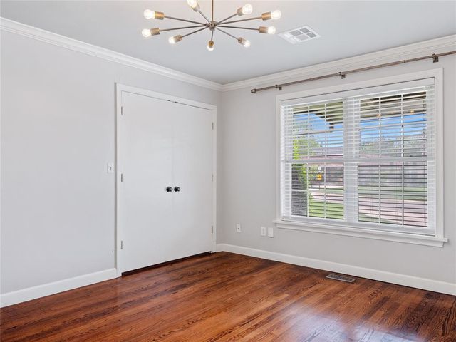 1835 Drakestone Avenue, Nichols Hills, OK 73120