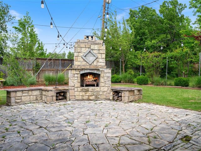 1835 Drakestone Avenue, Nichols Hills, OK 73120