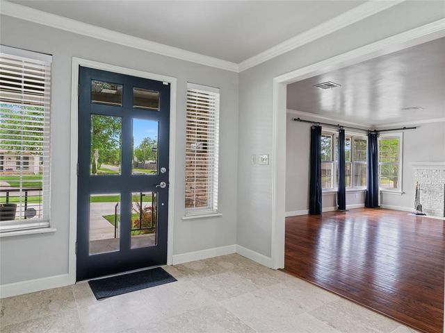 1835 Drakestone Avenue, Nichols Hills, OK 73120