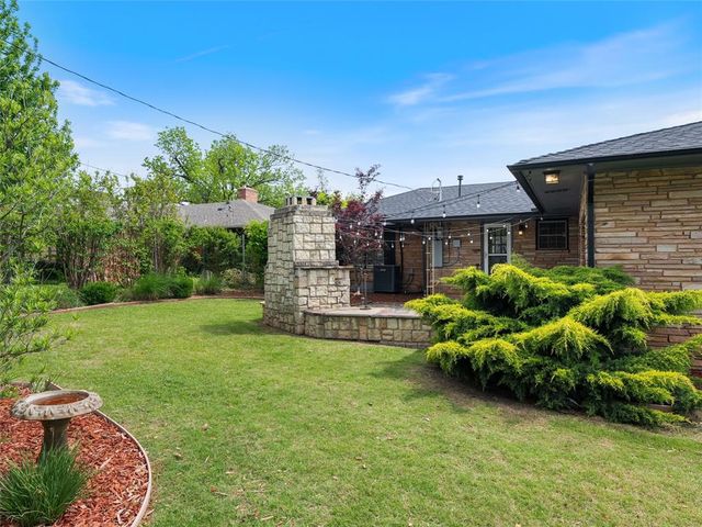 1835 Drakestone Avenue, Nichols Hills, OK 73120