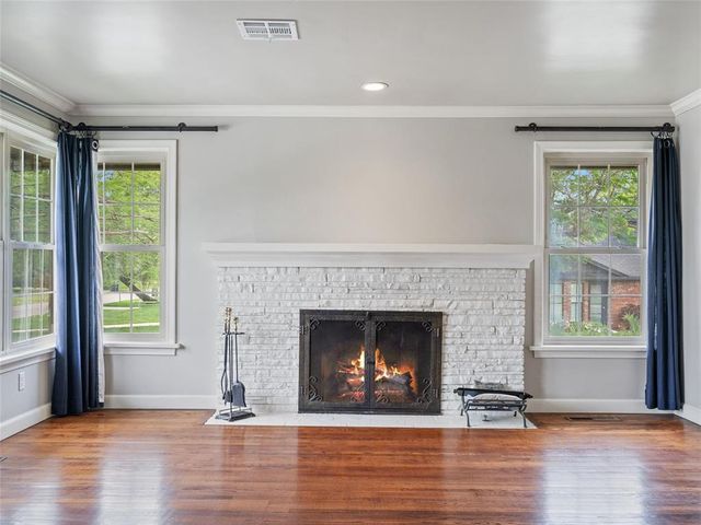 1835 Drakestone Avenue, Nichols Hills, OK 73120