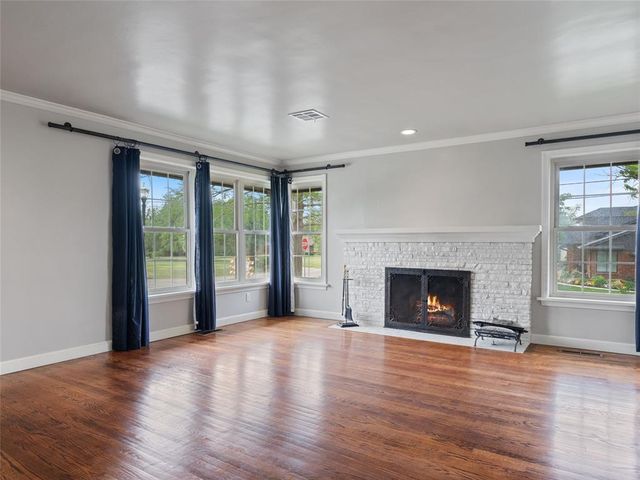 1835 Drakestone Avenue, Nichols Hills, OK 73120