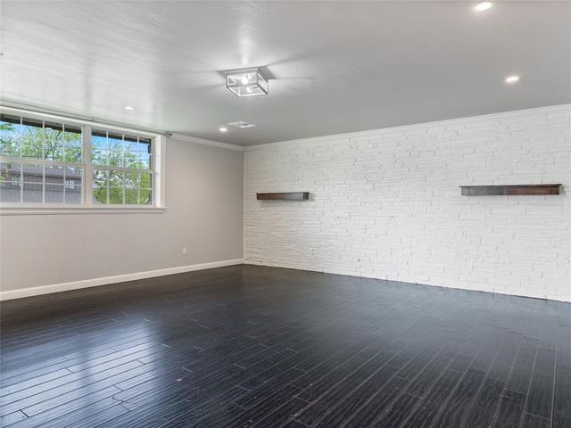 1835 Drakestone Avenue, Nichols Hills, OK 73120