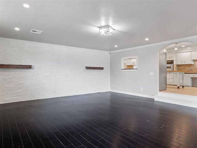 1835 Drakestone Avenue, Nichols Hills, OK 73120