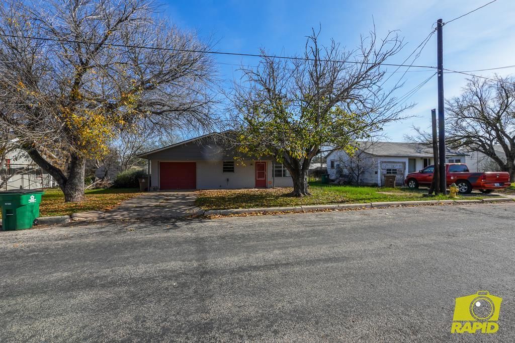 Image 2 of property listing at 136 Arlington Rd, San Angelo, TX 76905