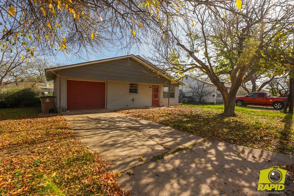 Image 4 of property listing at 136 Arlington Rd, San Angelo, TX 76905
