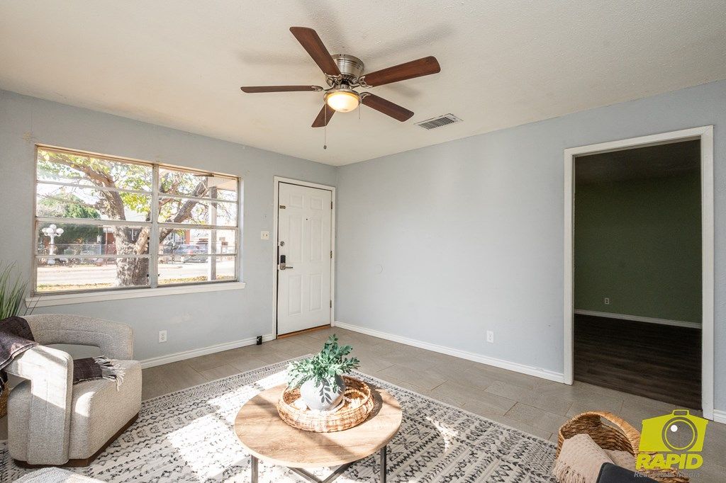 Image 6 of property listing at 136 Arlington Rd, San Angelo, TX 76905