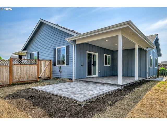 6023 MONDAVI Ln, Eugene, OR 97402