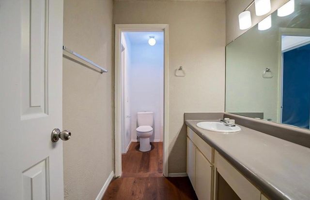735 Valiant Circle, Garland, TX 75043