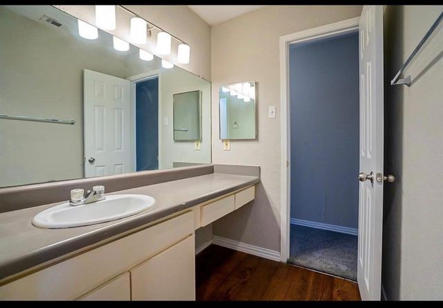 735 Valiant Circle, Garland, TX 75043