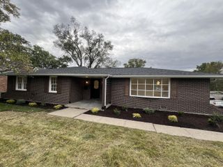812 W BROADWAY, Columbia, MO 65203