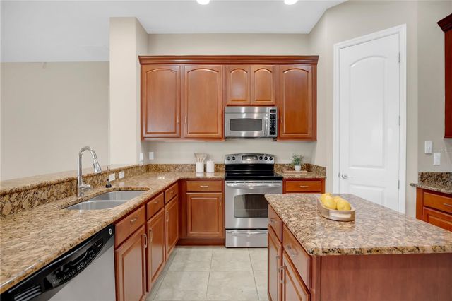 2711 SWOOP CIRCLE, Kissimmee, FL 34741