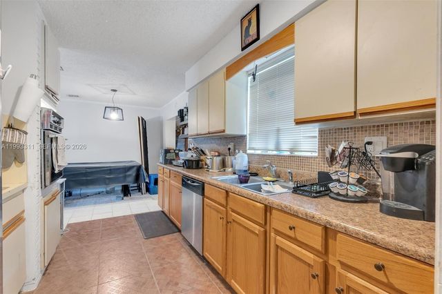 1745 SW 43rd Ave, Fort Lauderdale, FL 33317