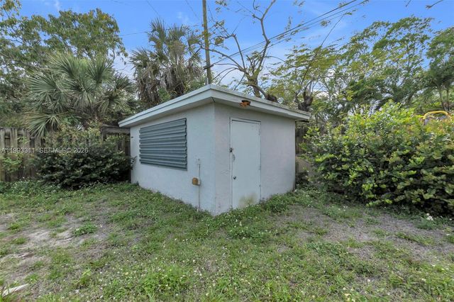 1745 SW 43rd Ave, Fort Lauderdale, FL 33317