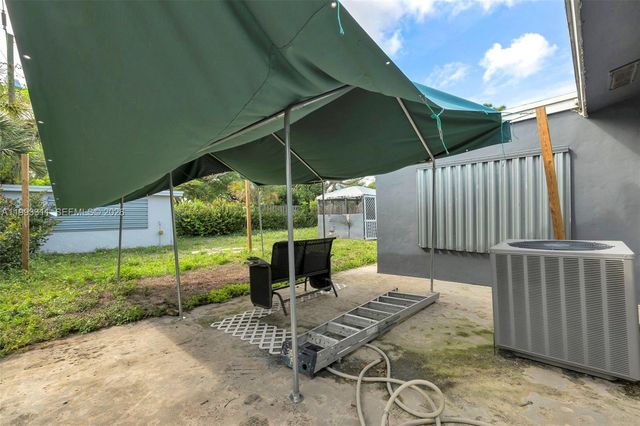 1745 SW 43rd Ave, Fort Lauderdale, FL 33317