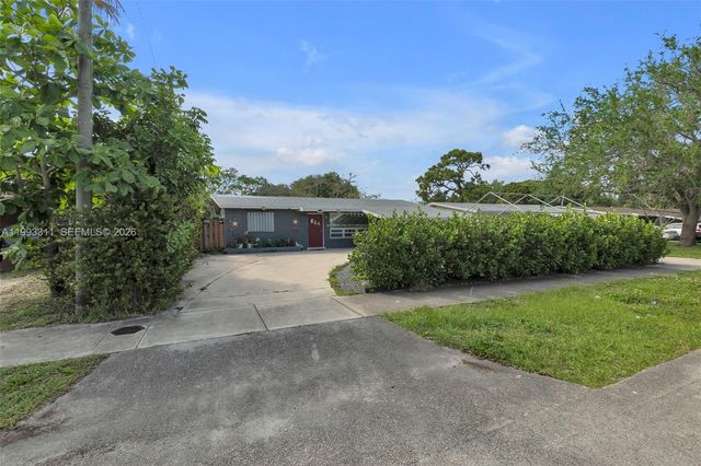1745 SW 43rd Ave, Fort Lauderdale, FL 33317