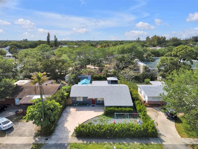 1745 SW 43rd Ave, Fort Lauderdale, FL 33317
