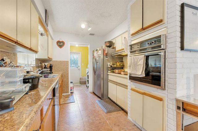 1745 SW 43rd Ave, Fort Lauderdale, FL 33317