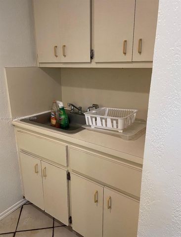 40 SE 8th Street, Dania Beach, FL 33004