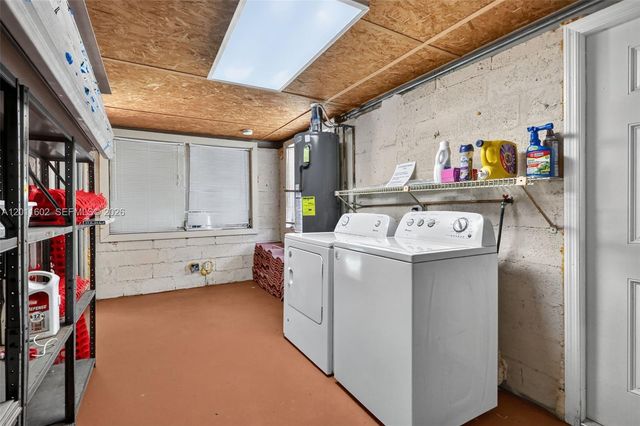 40 SE 8th Street, Dania Beach, FL 33004