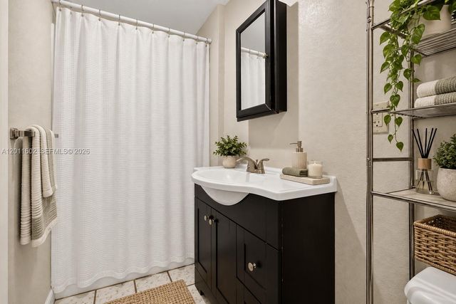 40 SE 8th Street, Dania Beach, FL 33004