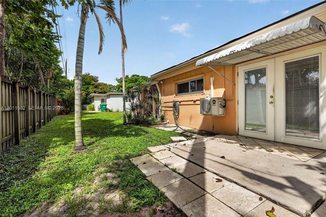 40 SE 8th Street, Dania Beach, FL 33004
