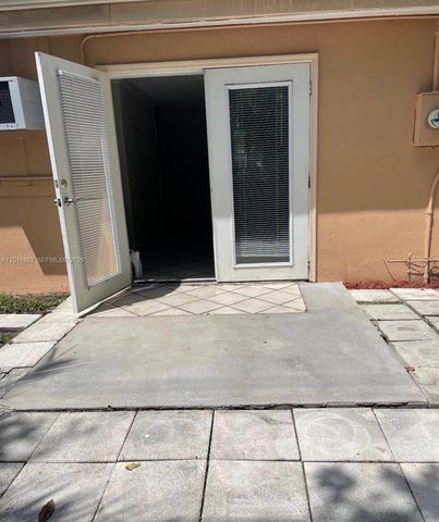 40 SE 8th Street, Dania Beach, FL 33004