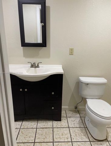 40 SE 8th Street, Dania Beach, FL 33004