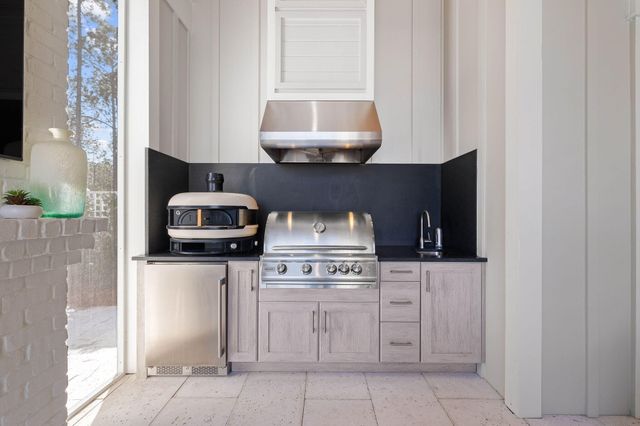 698 Medley Street, Watersound, FL 32461