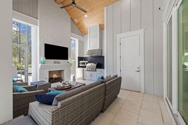 698 Medley Street, Watersound, FL 32461