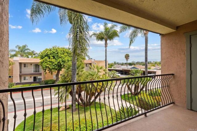 155 Avenida Descanso 202, Oceanside, CA 92057