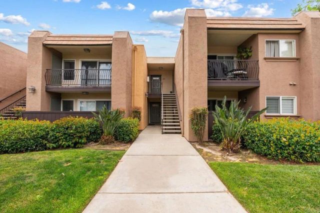 155 Avenida Descanso 202, Oceanside, CA 92057
