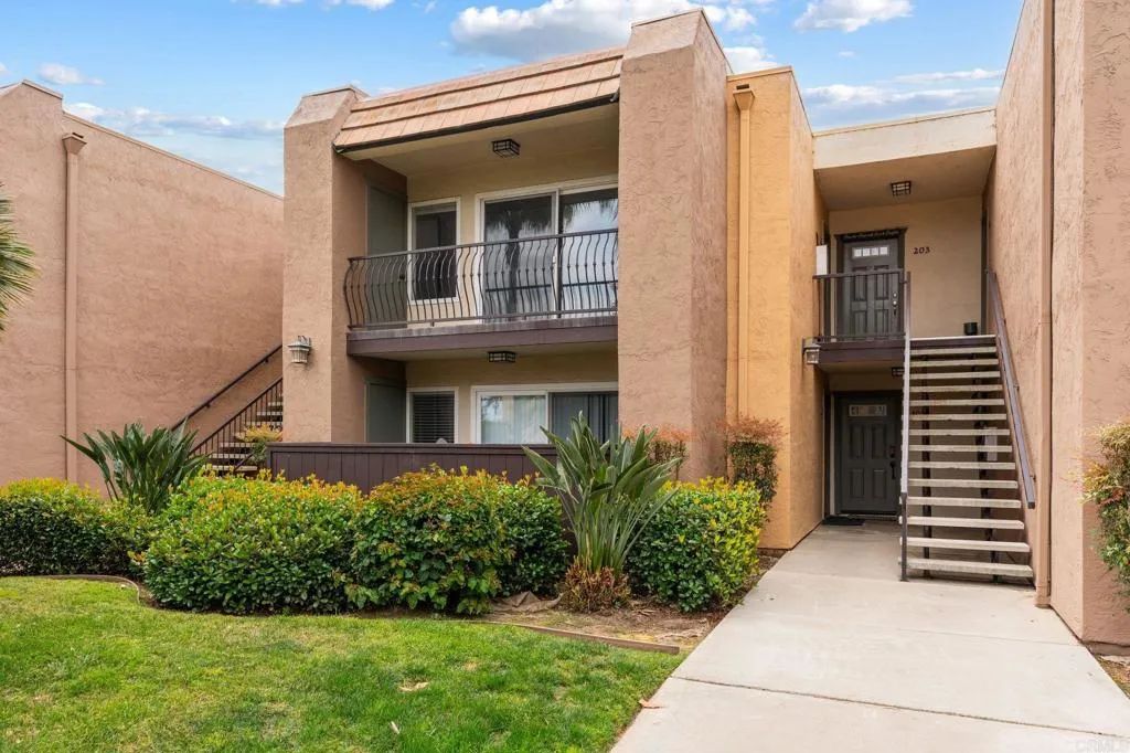155 Avenida Descanso 202, Oceanside, CA 92057
