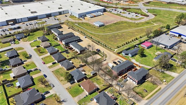 2300 SE Jayel Terrace 3, Bentonville, AR 72712