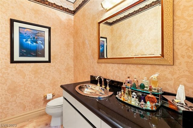 2200 PURPLE MAJESTY Court, Las Vegas, NV 89117