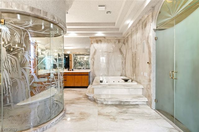 2200 PURPLE MAJESTY Court, Las Vegas, NV 89117