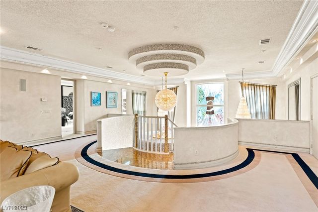 2200 PURPLE MAJESTY Court, Las Vegas, NV 89117