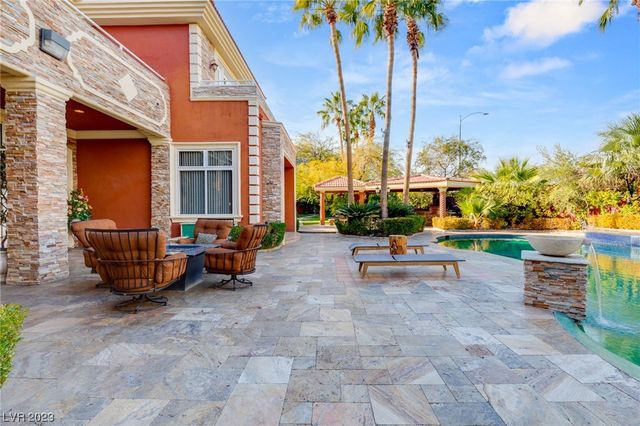 2200 PURPLE MAJESTY Court, Las Vegas, NV 89117