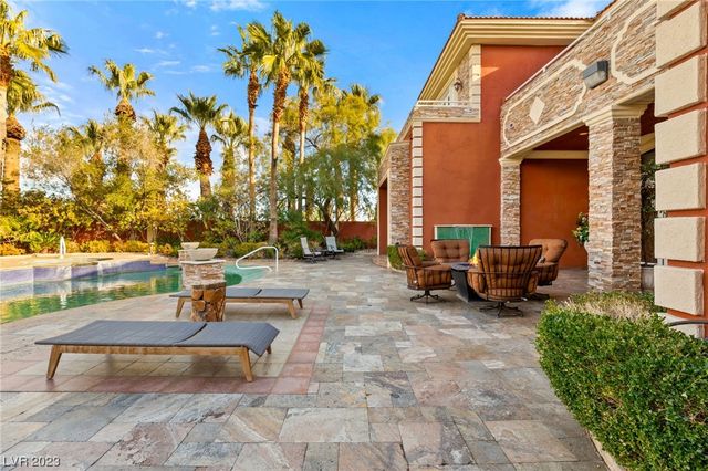 2200 PURPLE MAJESTY Court, Las Vegas, NV 89117